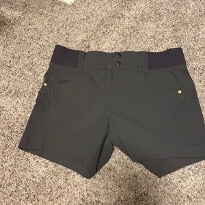 Gray title 9 shorts, size 6. Like new!